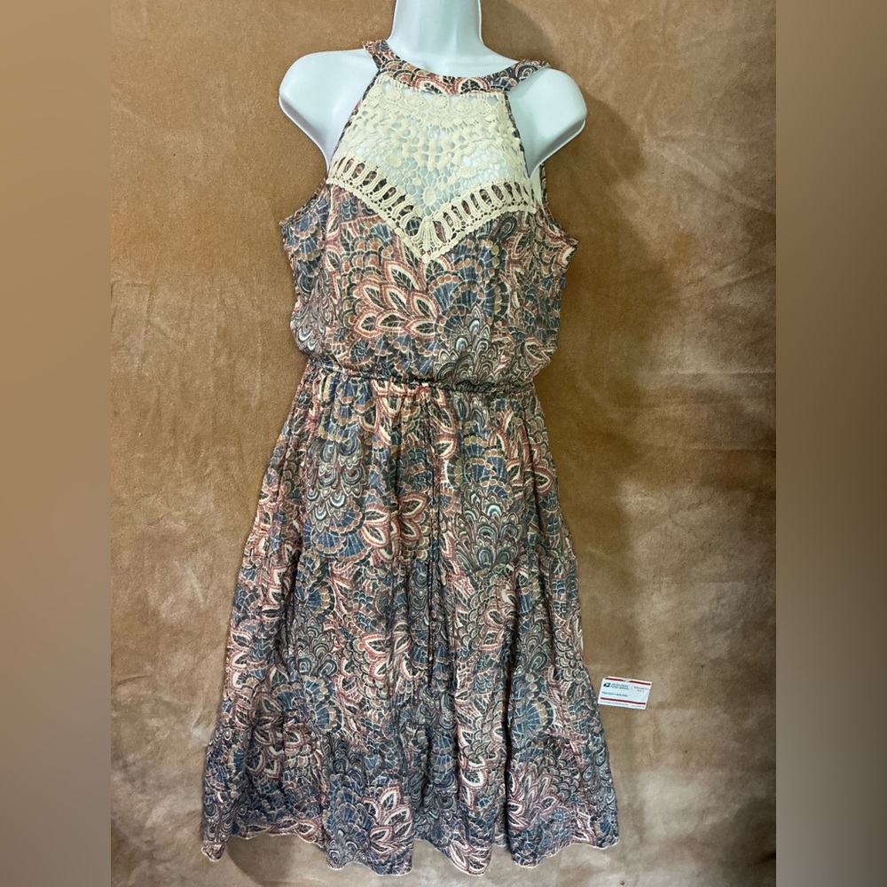 Elegant Lace Halter Dress